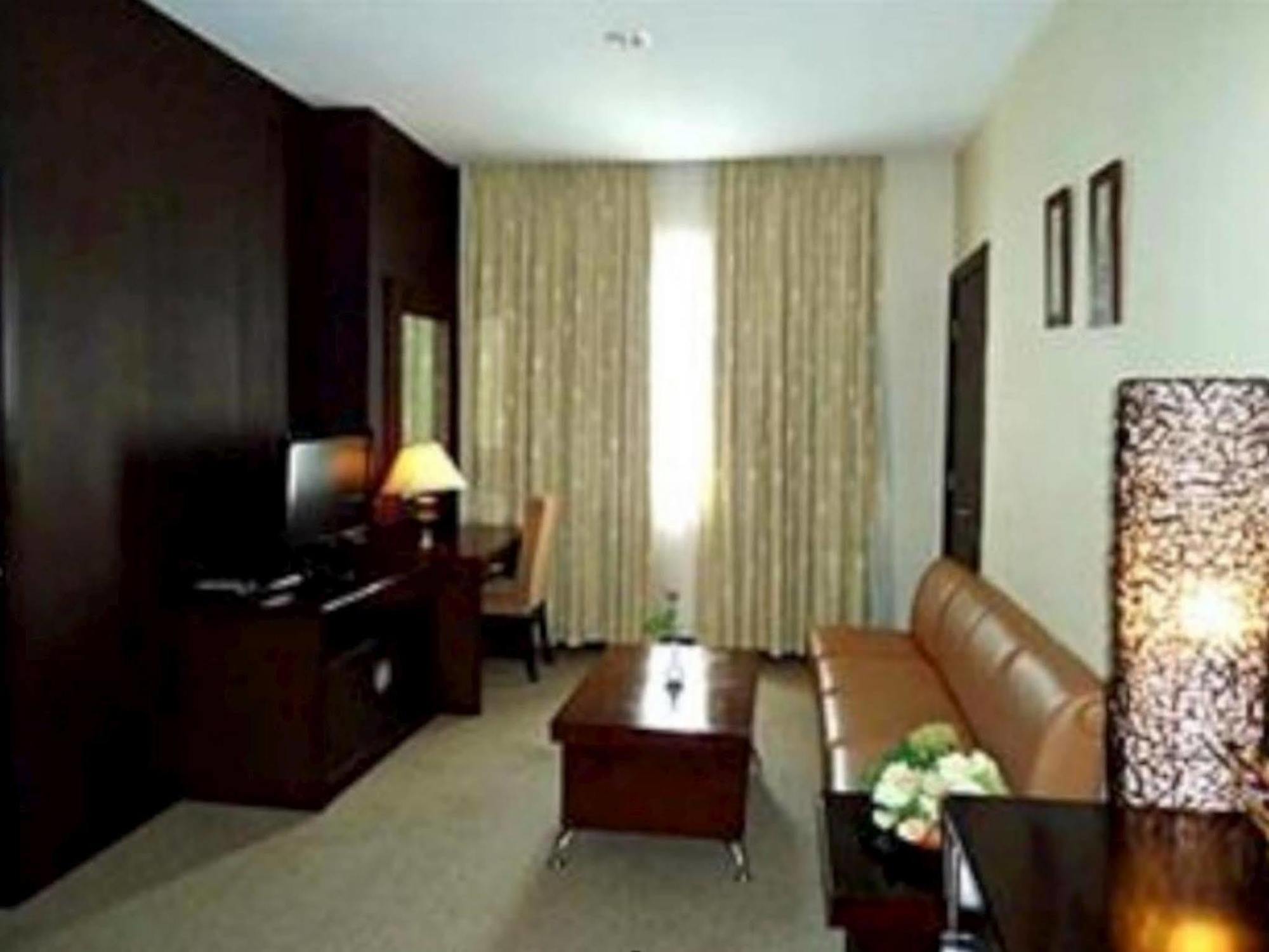 Plaza Inn Kendari Exterior foto